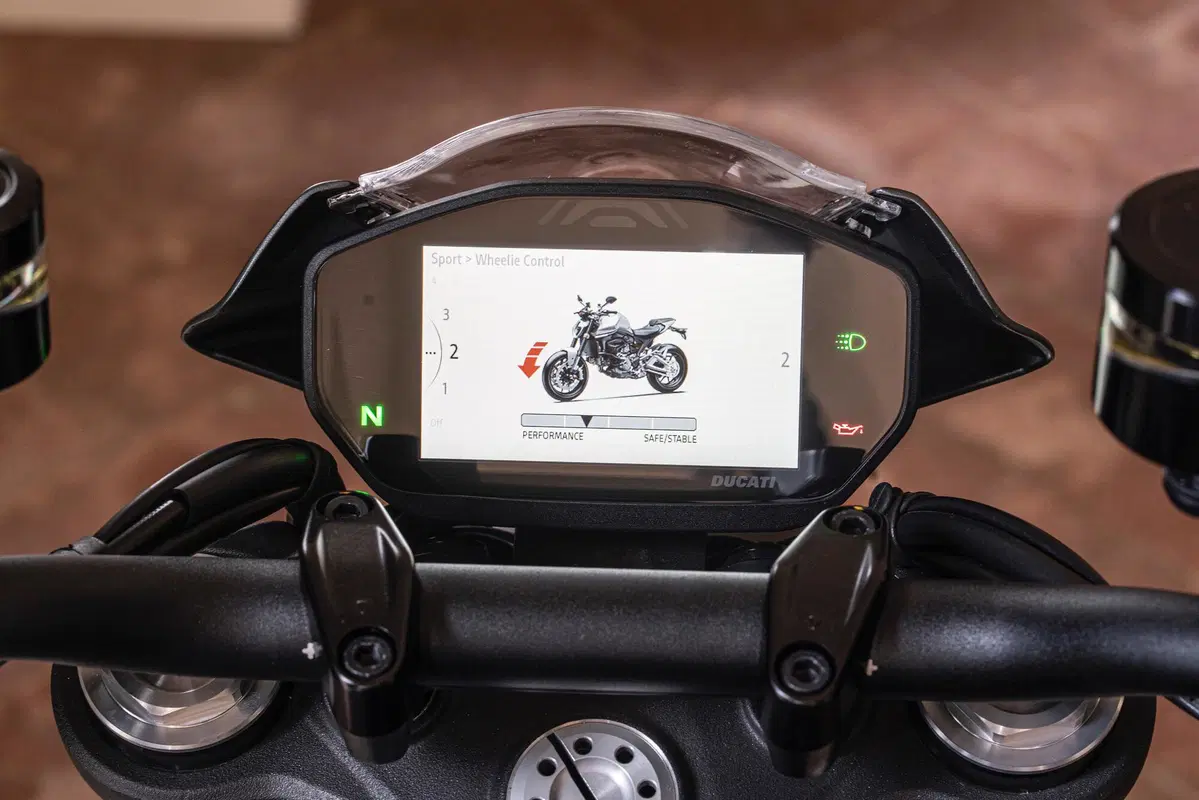 Ducati Monster 2021: svolta epocale (9)
