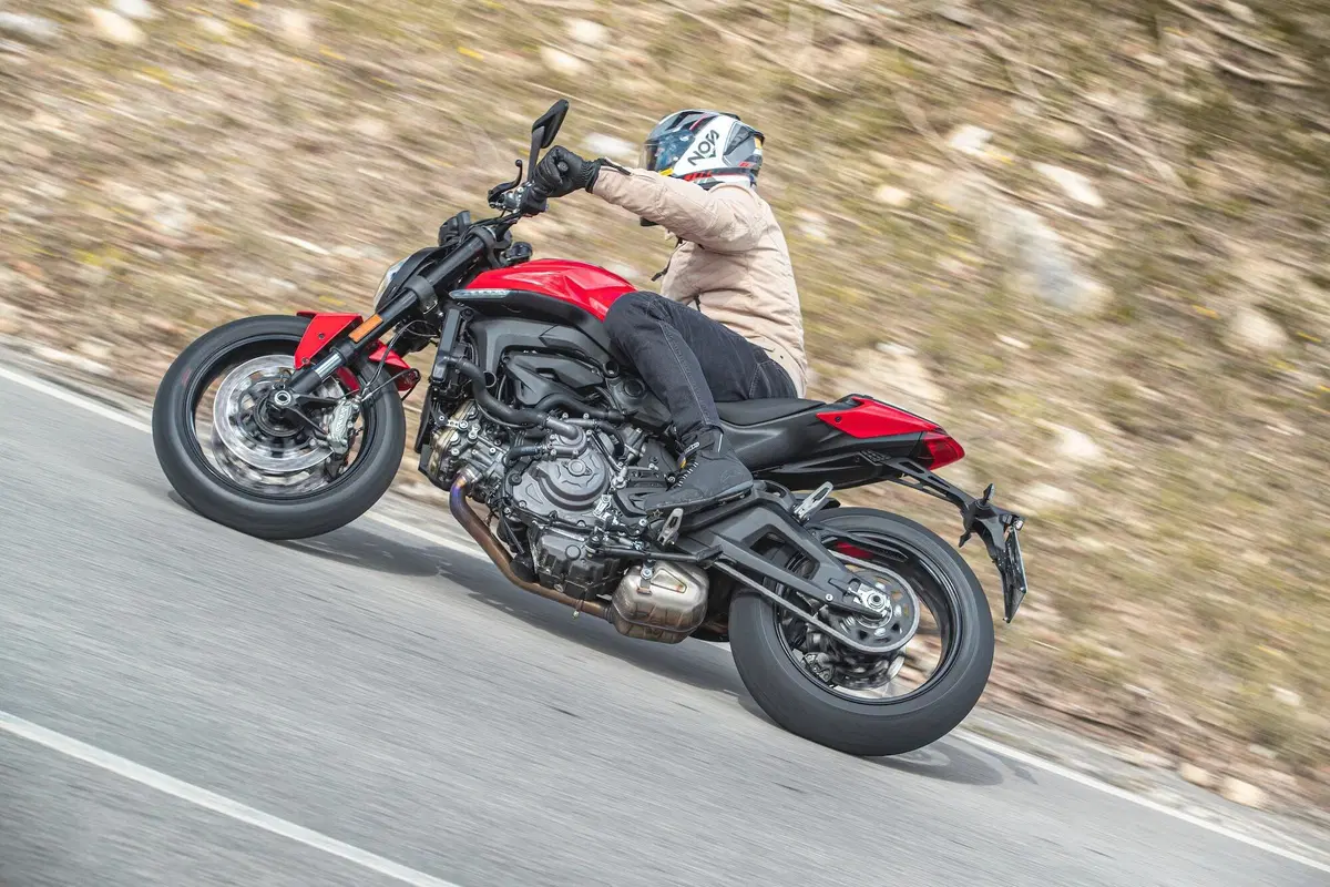 Ducati Monster 2021: svolta epocale (6)
