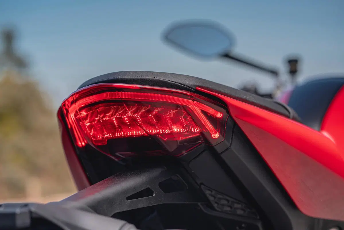 Ducati Monster 2021: svolta epocale (12)