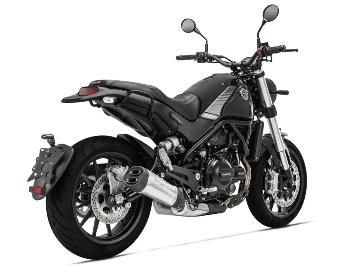 Benelli Leoncino 500 e Leoncino 500 Trail 2021. Aggiornate: stesso prezzo (6)