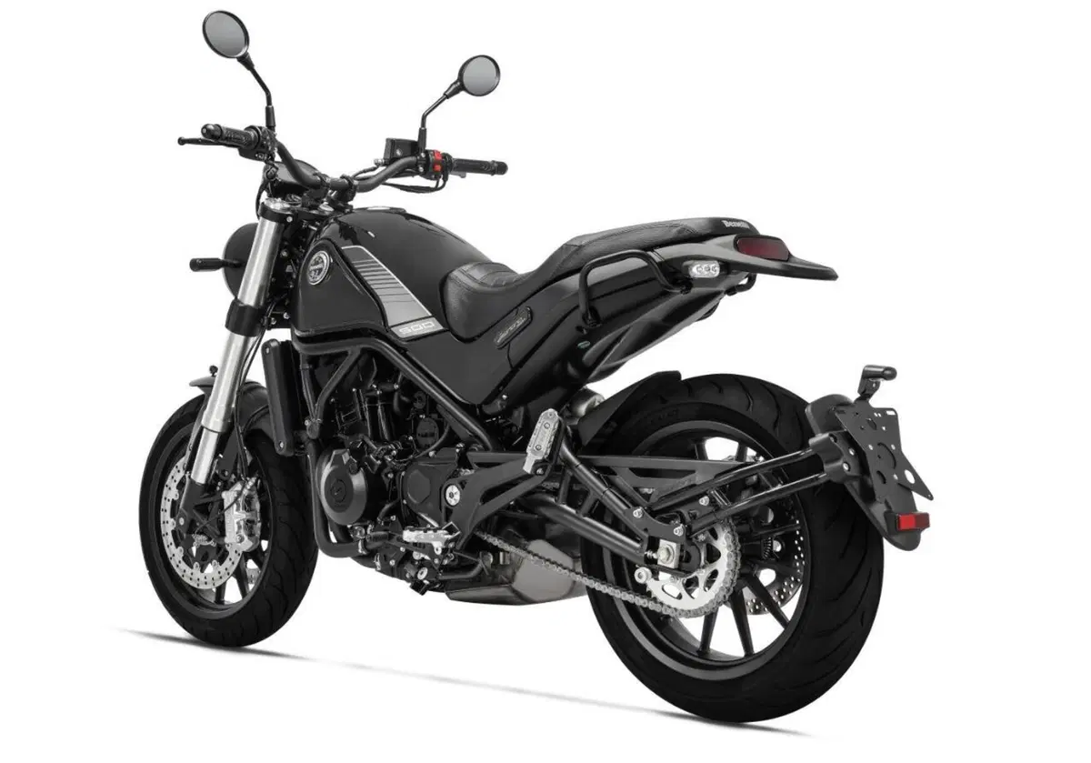 Benelli Leoncino 500 e Leoncino 500 Trail 2021. Aggiornate: stesso prezzo (8)