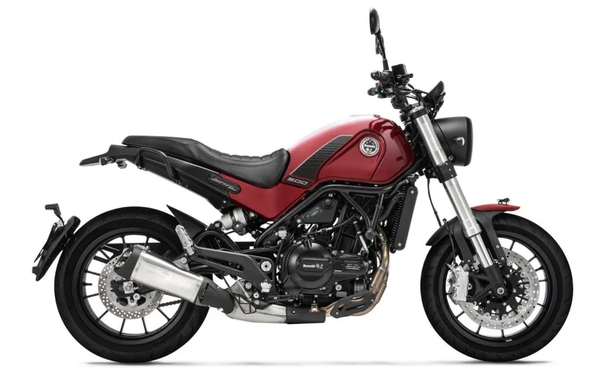 Benelli Leoncino 500 e Leoncino 500 Trail 2021. Aggiornate: stesso prezzo