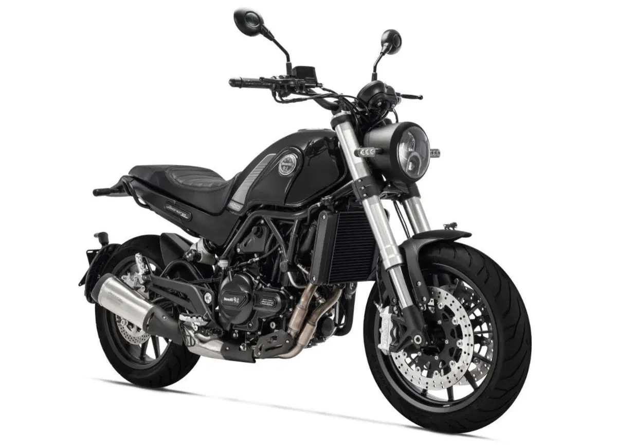 Benelli Leoncino 500 e Leoncino 500 Trail 2021. Aggiornate: stesso prezzo (4)