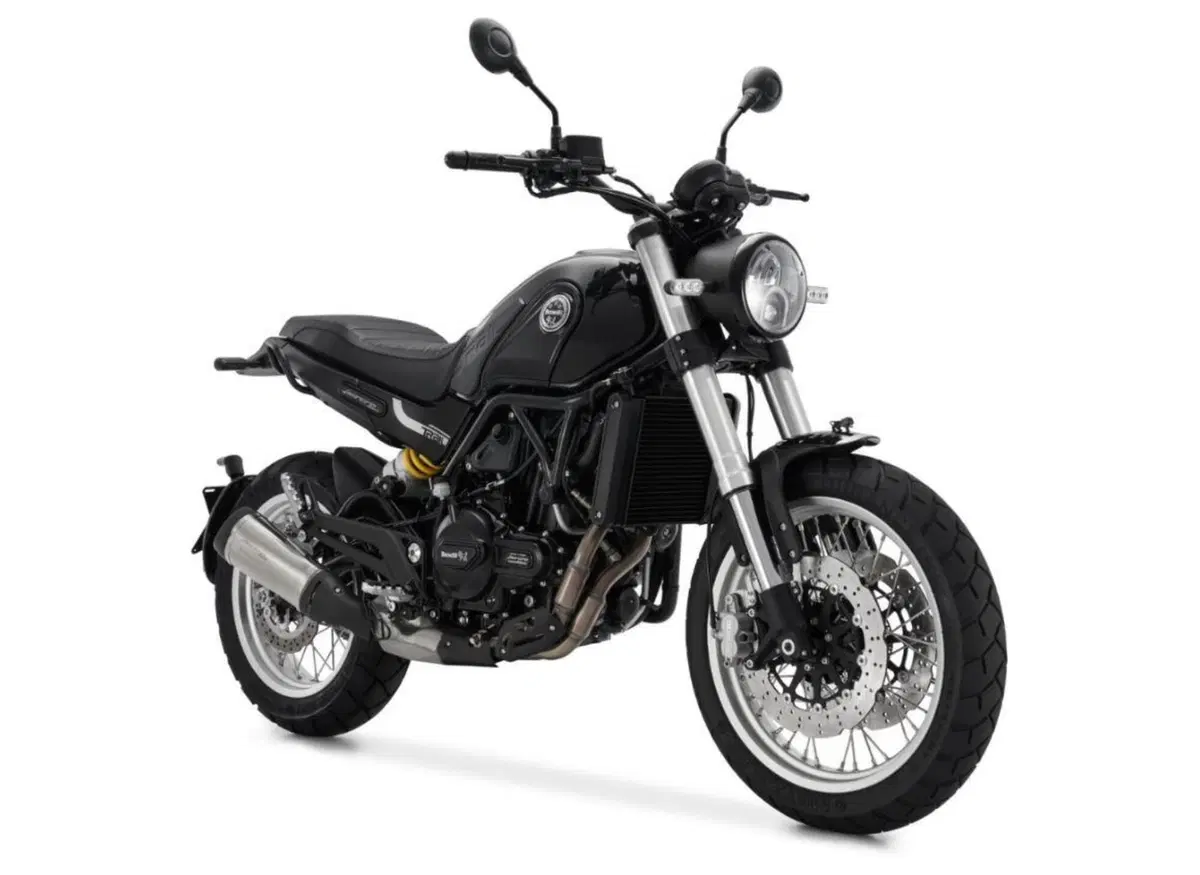 Benelli Leoncino 500 e Leoncino 500 Trail 2021. Aggiornate: stesso prezzo (7)