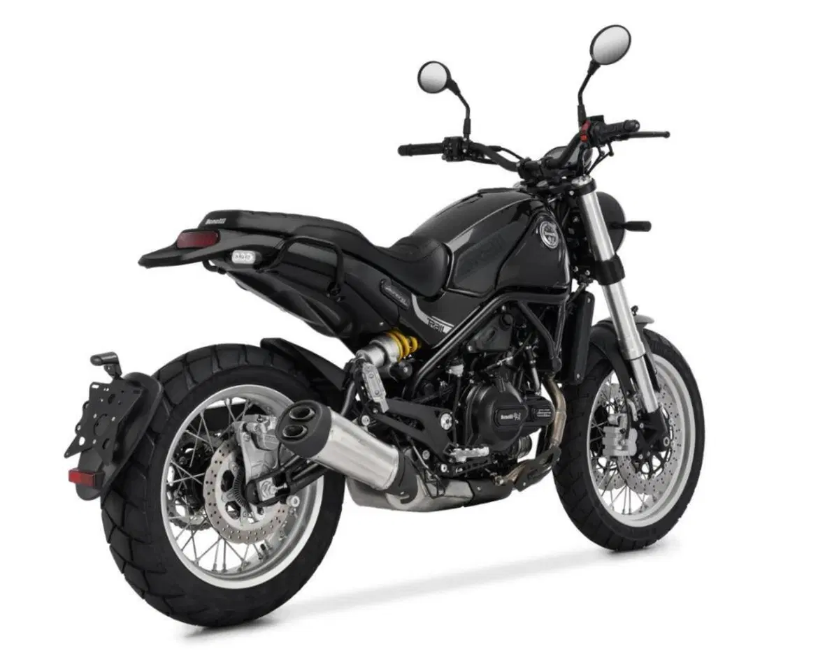 Benelli Leoncino 500 e Leoncino 500 Trail 2021. Aggiornate: stesso prezzo (4)