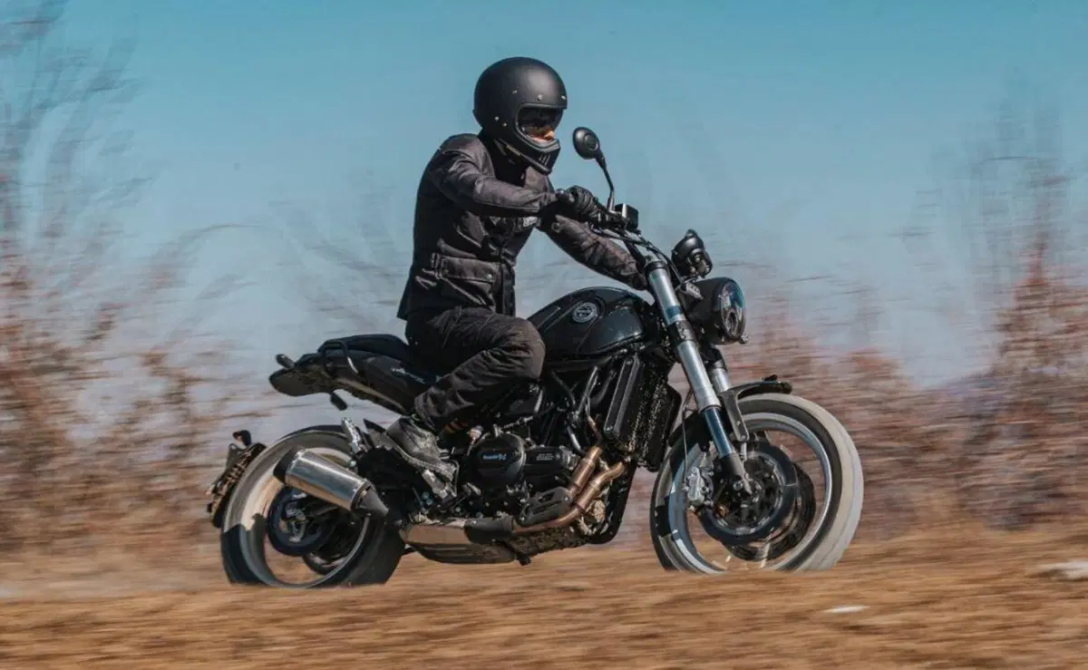 Benelli Leoncino 500 e Leoncino 500 Trail 2021. Aggiornate: stesso prezzo (12)