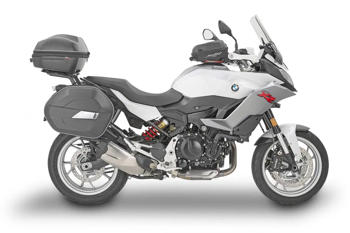 GIVI: allestimenti per la BMW F900XR (2)