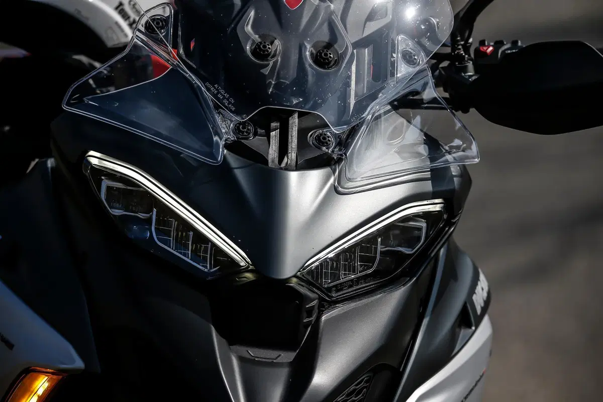 BMW R1250GS VS Ducati Multistrada V4S: maxienduro italiana o tedesca? (6)