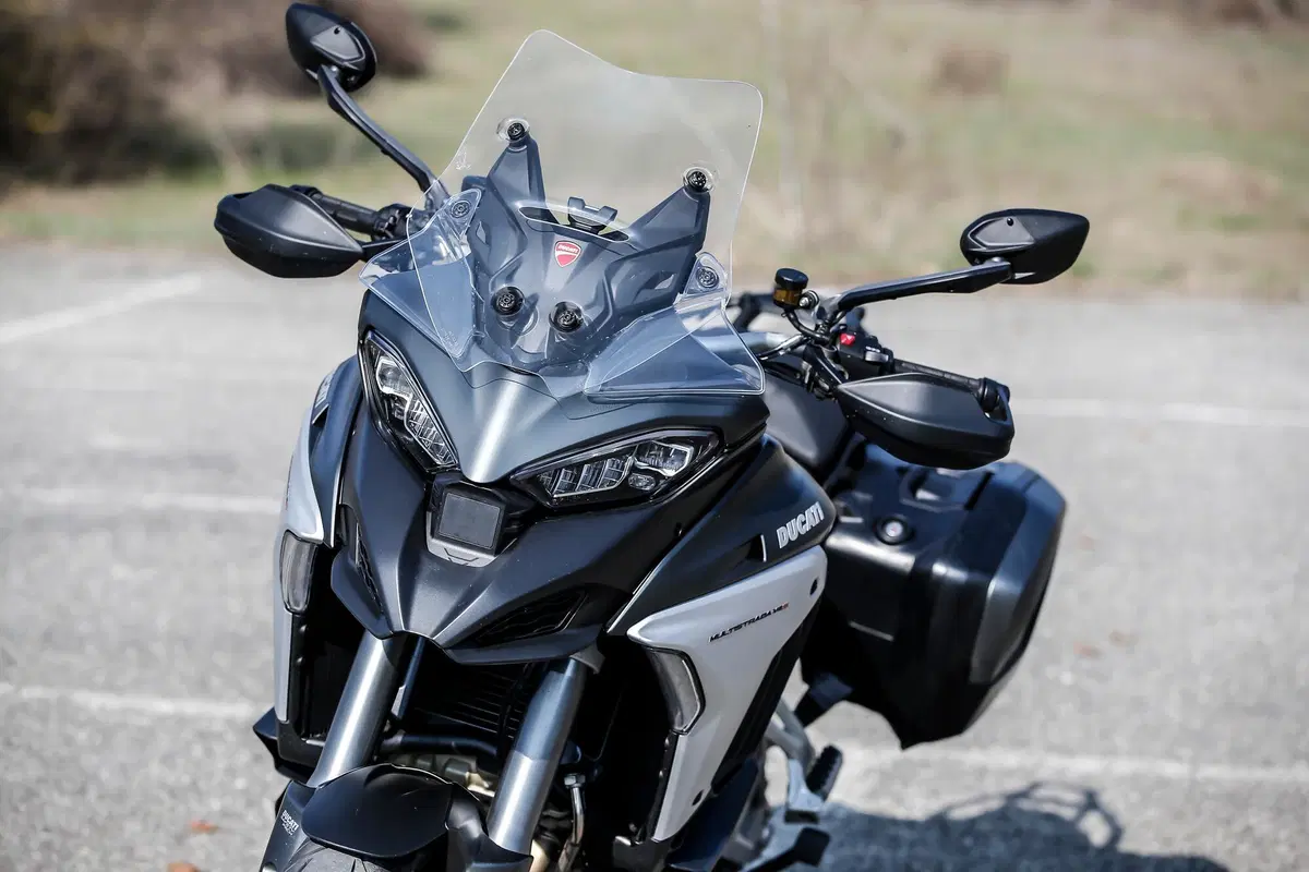 BMW R1250GS VS Ducati Multistrada V4S: maxienduro italiana o tedesca? (7)