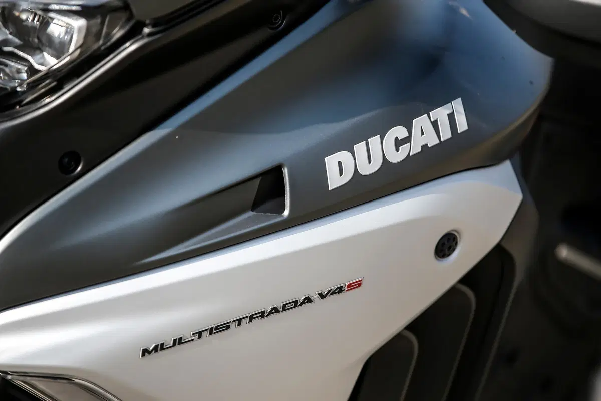 BMW R1250GS VS Ducati Multistrada V4S: maxienduro italiana o tedesca? (8)