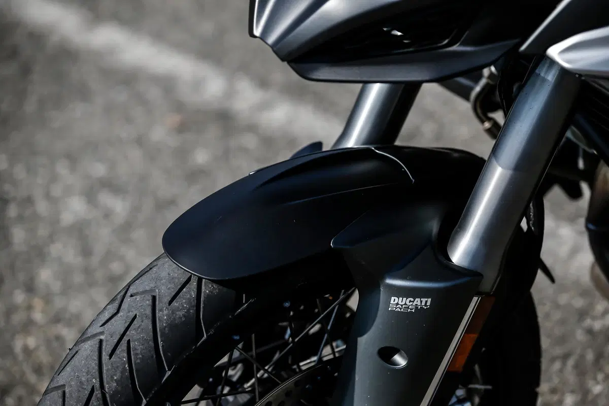 BMW R1250GS VS Ducati Multistrada V4S: maxienduro italiana o tedesca? (11)