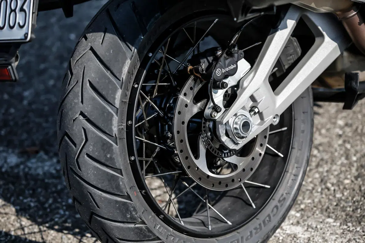BMW R1250GS VS Ducati Multistrada V4S: maxienduro italiana o tedesca? (24)