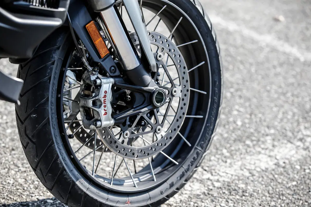 BMW R1250GS VS Ducati Multistrada V4S: maxienduro italiana o tedesca? (25)