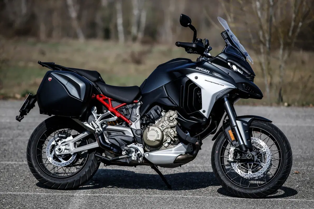 BMW R1250GS VS Ducati Multistrada V4S: maxienduro italiana o tedesca? (3)