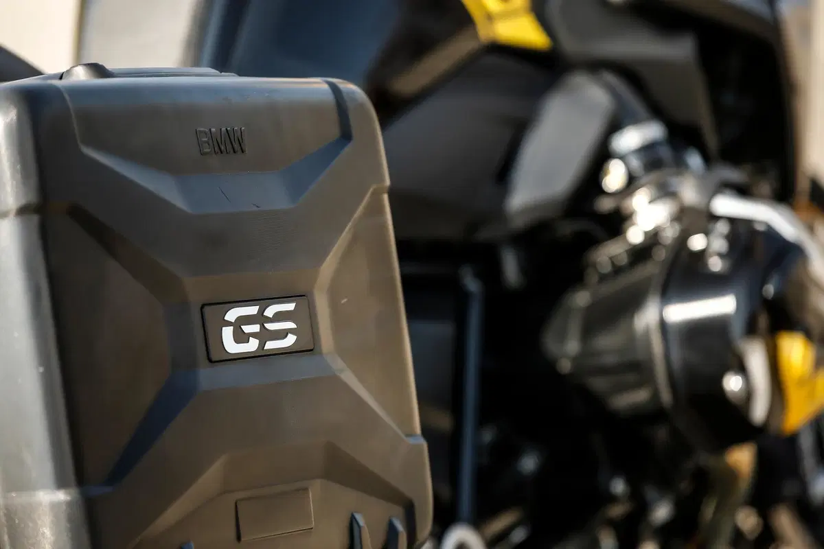 BMW R1250GS VS Ducati Multistrada V4S: maxienduro italiana o tedesca? (7)