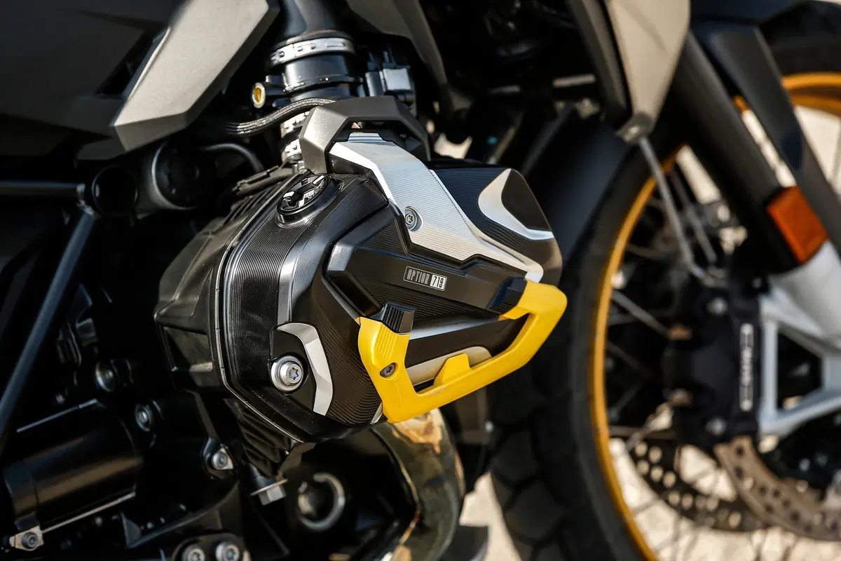 BMW R1250GS VS Ducati Multistrada V4S: maxienduro italiana o tedesca? (12)