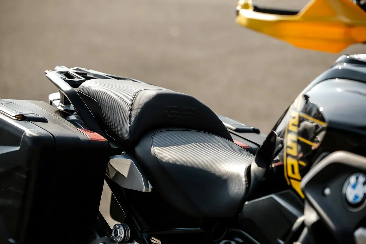 BMW R1250GS VS Ducati Multistrada V4S: maxienduro italiana o tedesca? (14)
