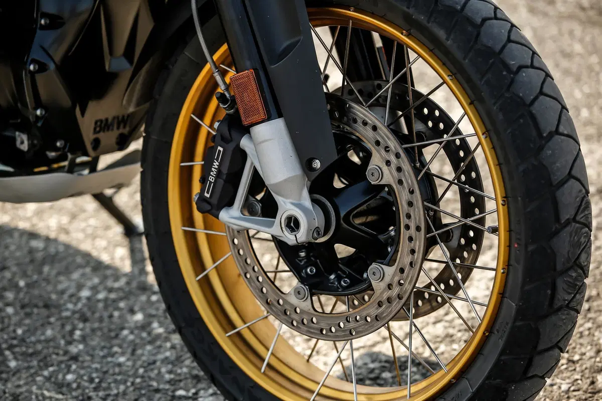 BMW R1250GS VS Ducati Multistrada V4S: maxienduro italiana o tedesca? (18)
