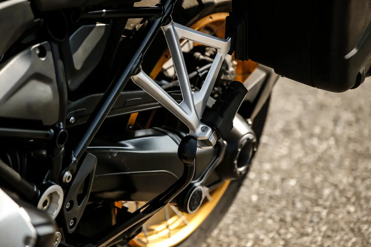 BMW R1250GS VS Ducati Multistrada V4S: maxienduro italiana o tedesca? (20)
