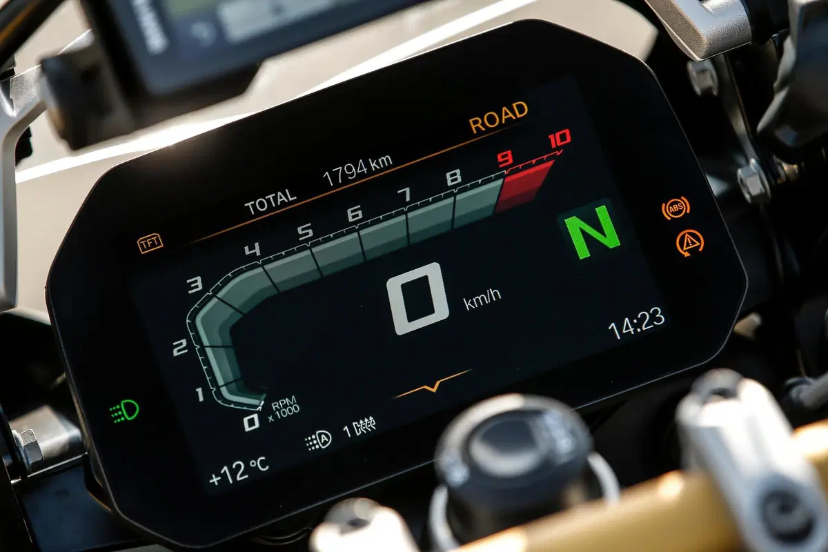 BMW R1250GS VS Ducati Multistrada V4S: maxienduro italiana o tedesca? (28)