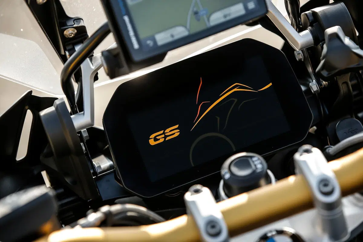 BMW R1250GS VS Ducati Multistrada V4S: maxienduro italiana o tedesca? (29)