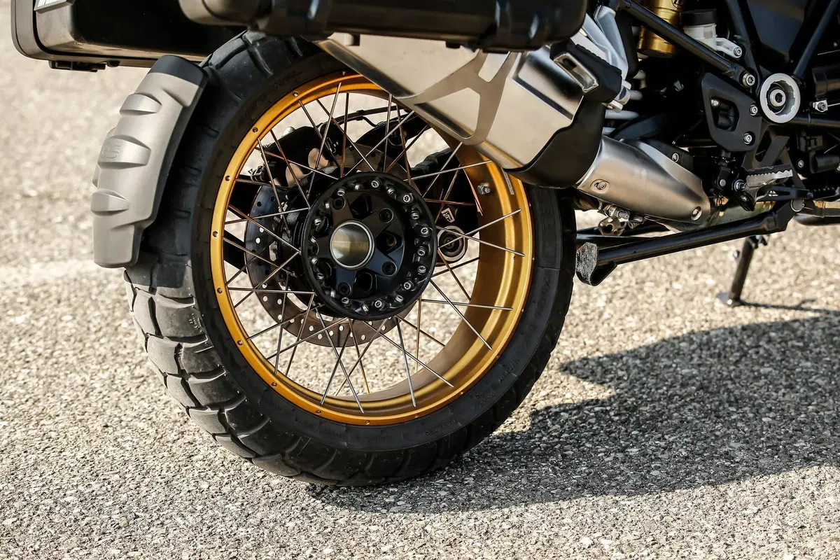BMW R1250GS VS Ducati Multistrada V4S: maxienduro italiana o tedesca? (37)