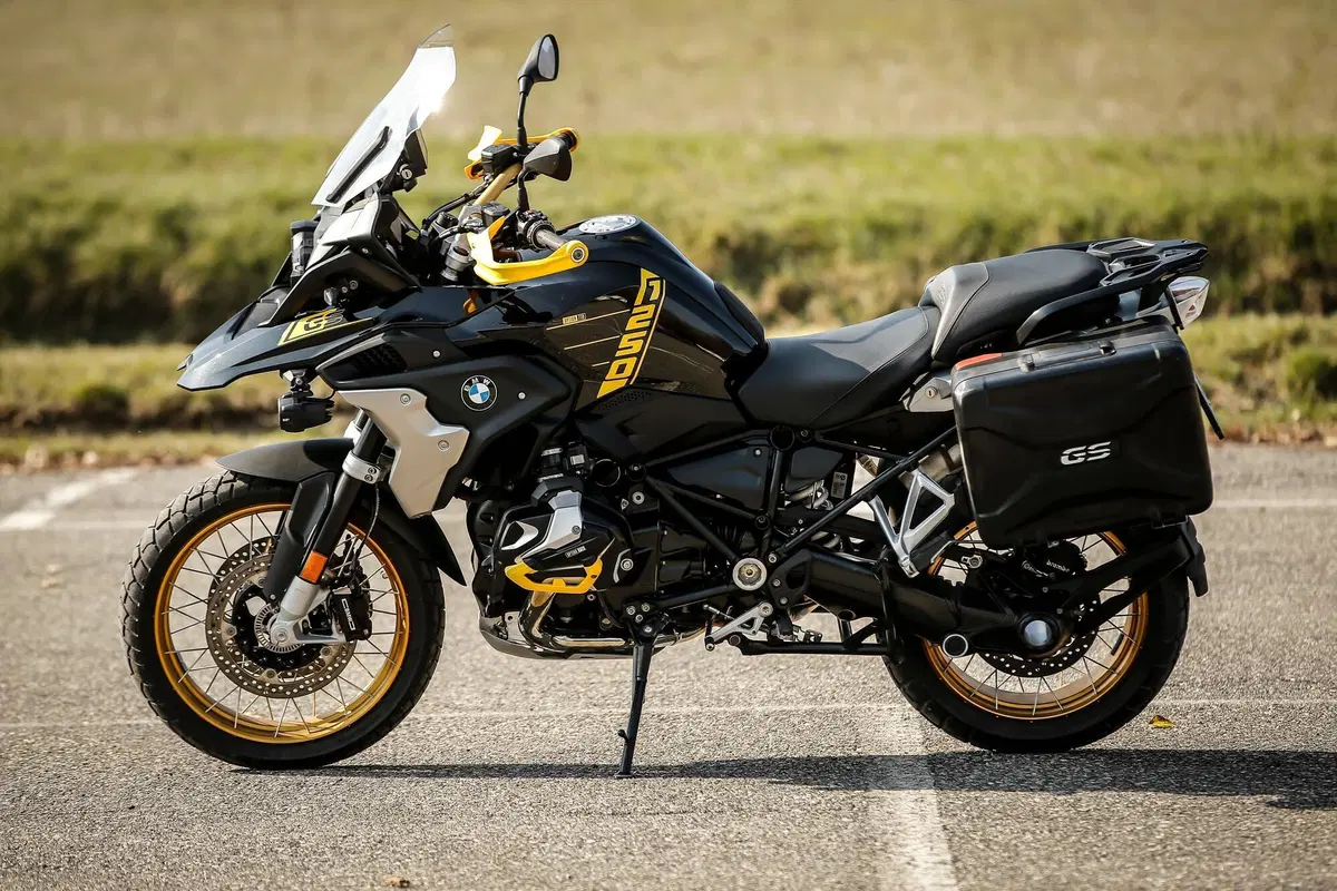 BMW R1250GS VS Ducati Multistrada V4S: maxienduro italiana o tedesca? (3)