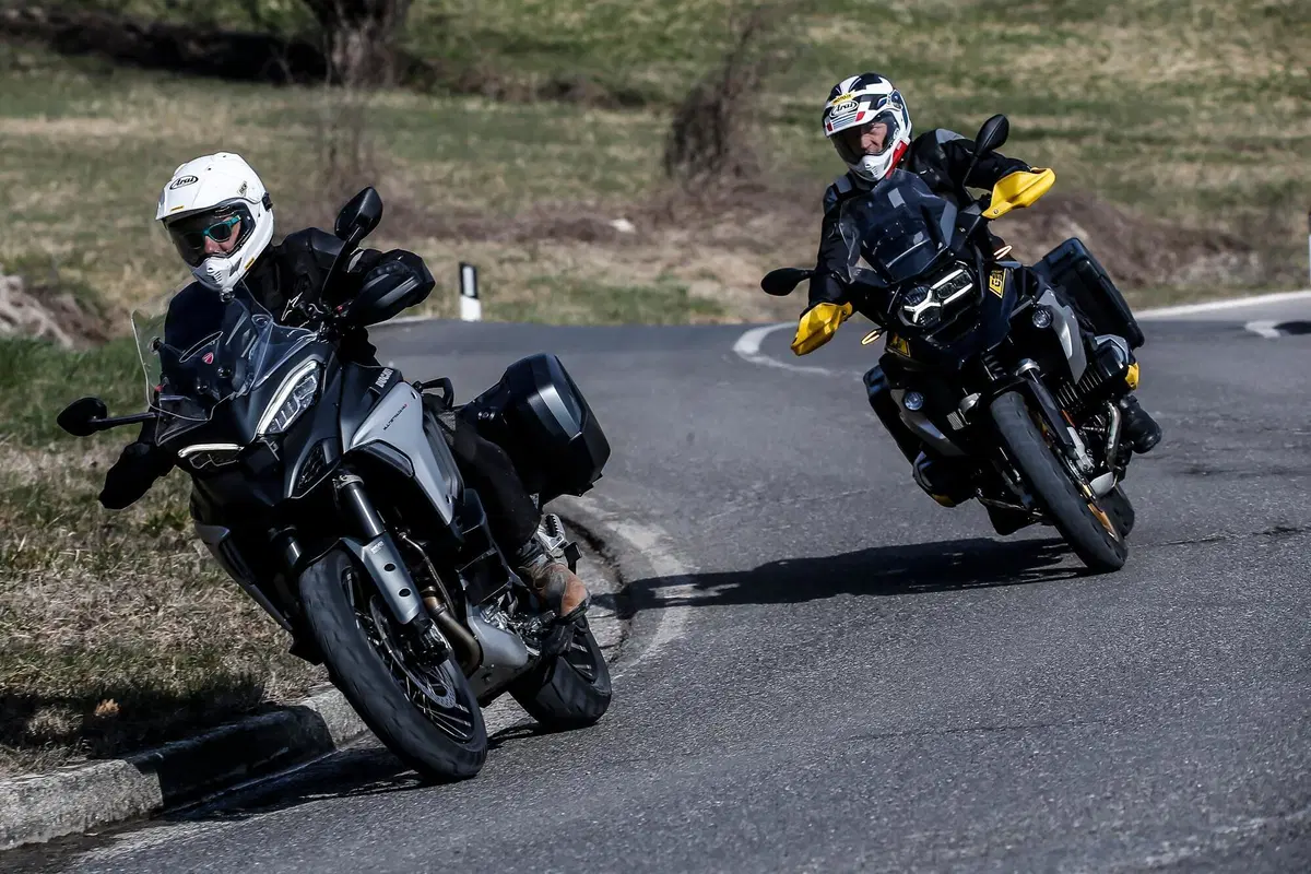 BMW R1250GS VS Ducati Multistrada V4S: maxienduro italiana o tedesca? (4)