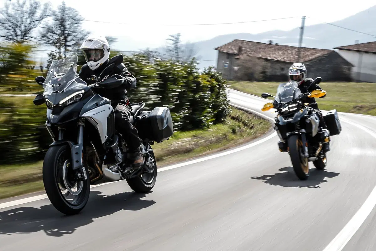 BMW R1250GS VS Ducati Multistrada V4S: maxienduro italiana o tedesca? (6)