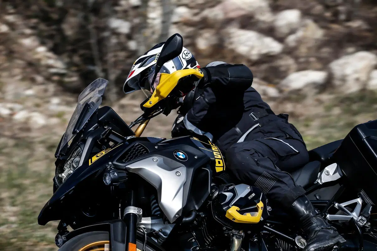 BMW R1250GS VS Ducati Multistrada V4S: maxienduro italiana o tedesca? (4)