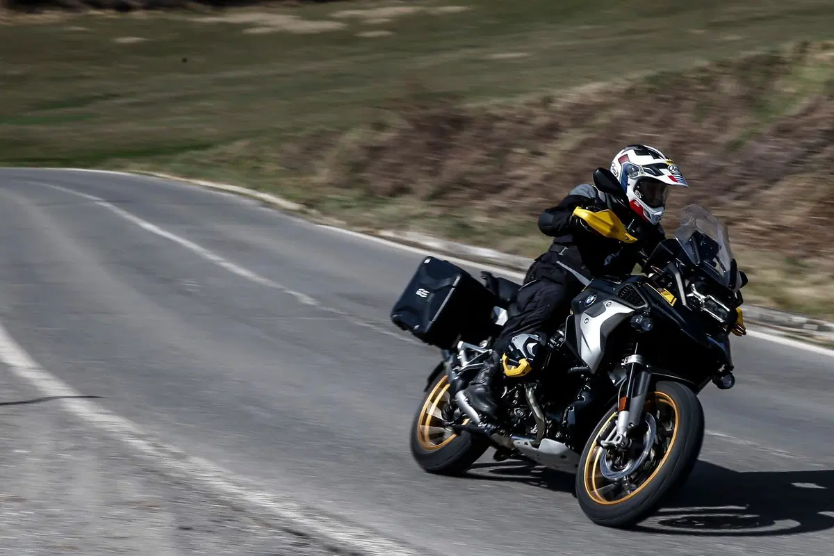 BMW R1250GS VS Ducati Multistrada V4S: maxienduro italiana o tedesca? (6)