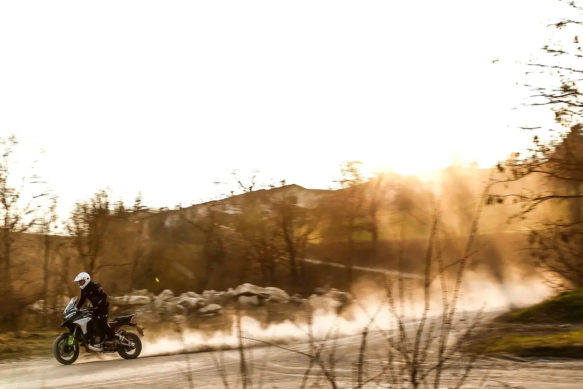 BMW R1250GS VS Ducati Multistrada V4S: maxienduro italiana o tedesca? (5)