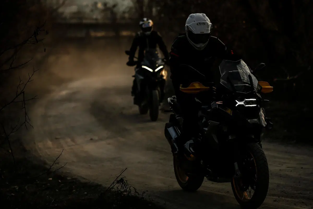 BMW R1250GS VS Ducati Multistrada V4S: maxienduro italiana o tedesca? (11)