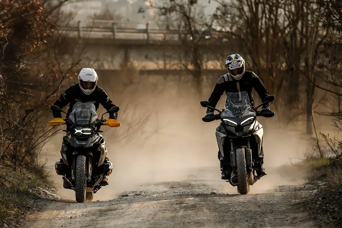 BMW R1250GS VS Ducati Multistrada V4S: maxienduro italiana o tedesca? (3)