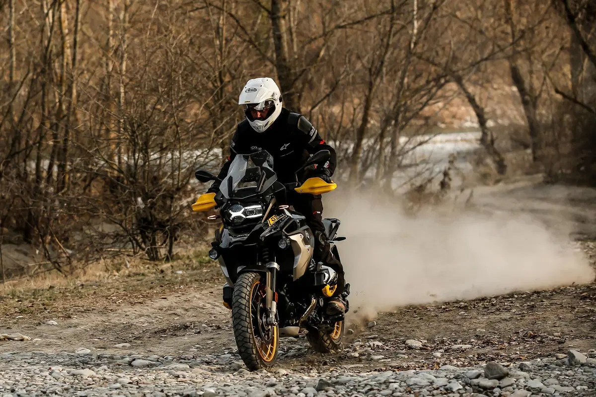 BMW R1250GS VS Ducati Multistrada V4S: maxienduro italiana o tedesca? (5)
