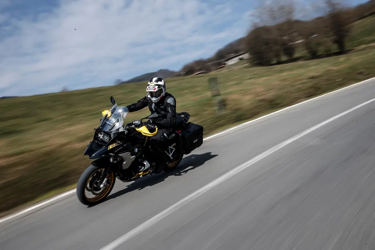 BMW R1250GS VS Ducati Multistrada V4S: maxienduro italiana o tedesca? (11)