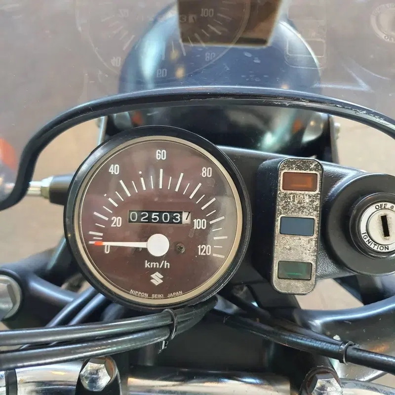 Suzuki RV 90 (4)