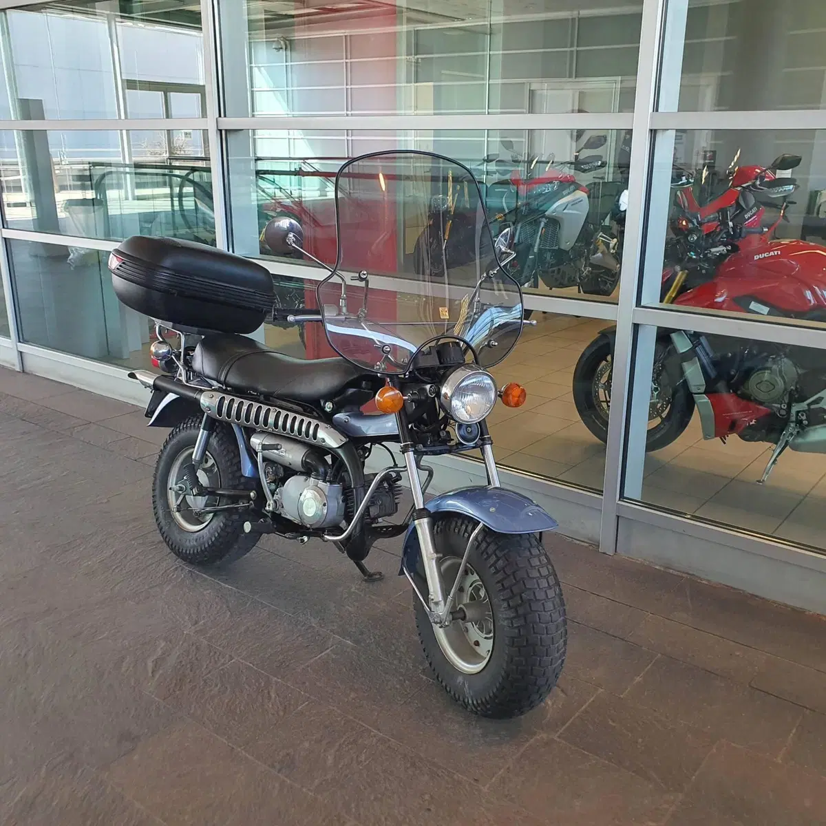 Suzuki RV 90 (2)
