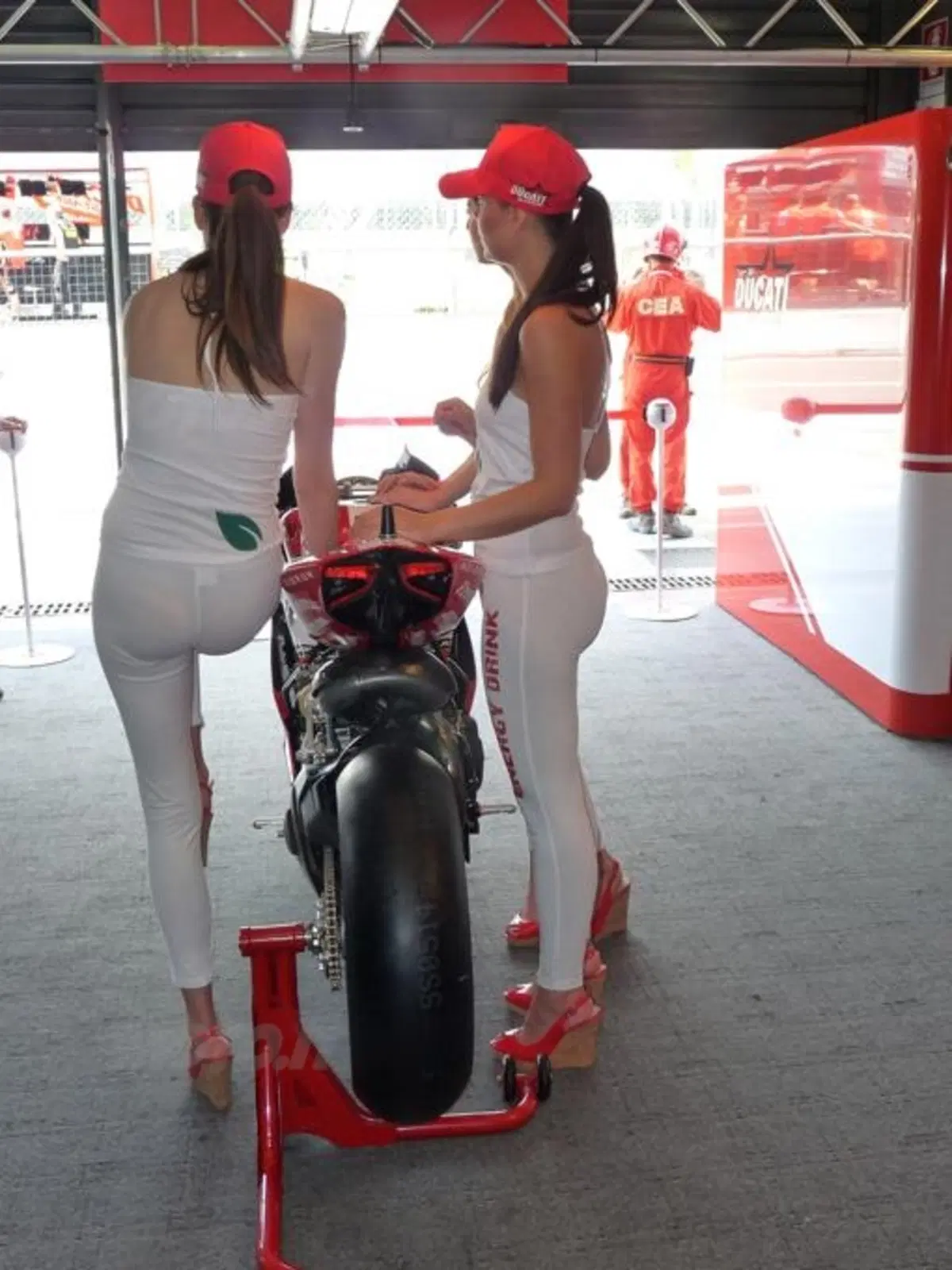 SBK Monza. Le ombrelline del GP d'Italia (39)