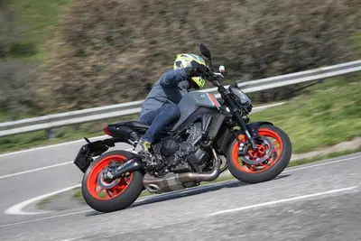 Yamaha MT-09: Dark &amp; Fun