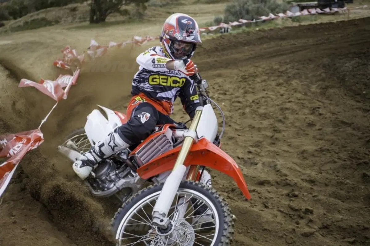 Honda CRF250R e CRF450R 2014 (21)