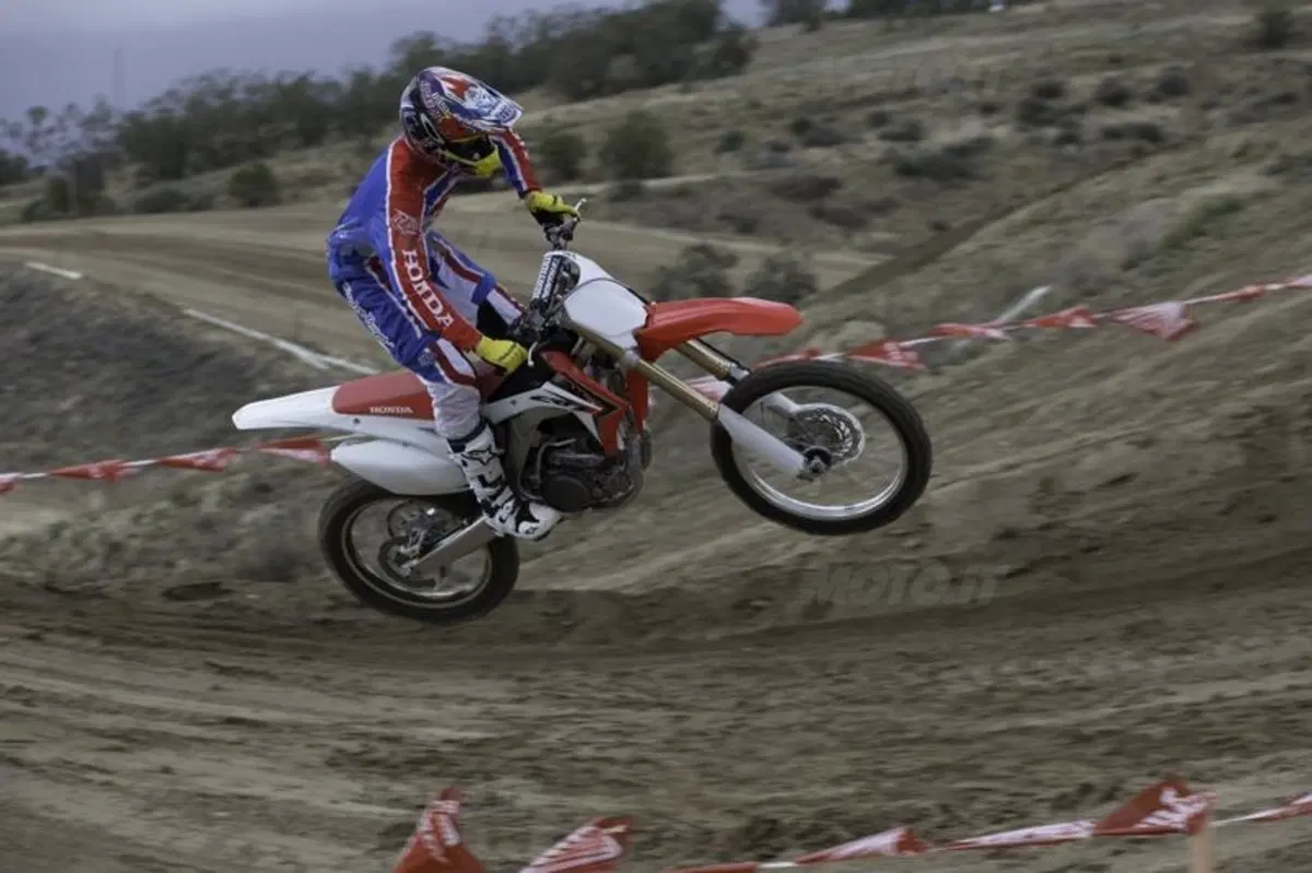 Honda CRF250R e CRF450R 2014 (22)