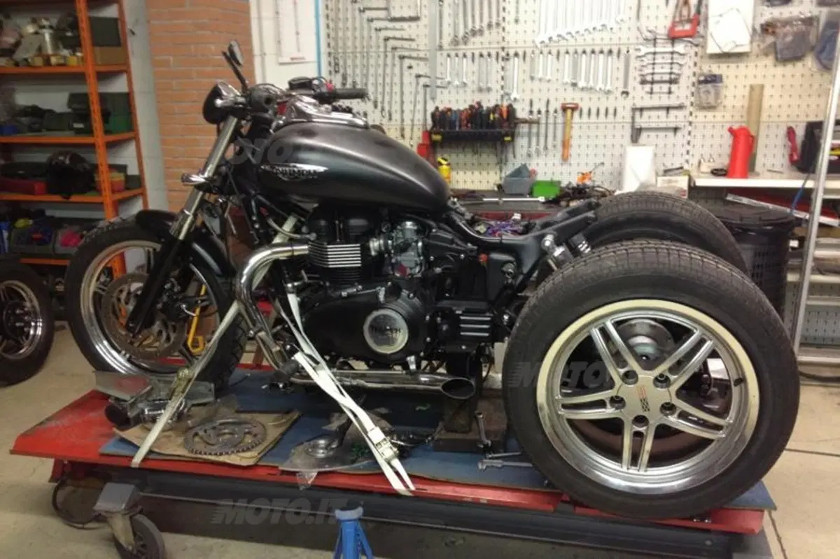 Mister Trike: una Triumph Speedmaster a tre ruote (8)