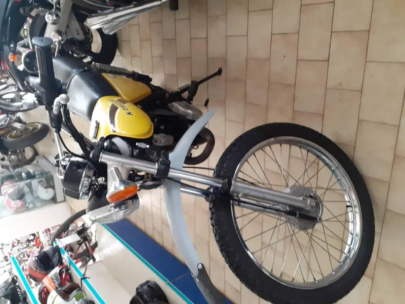 Kawasaki KE125 (6)