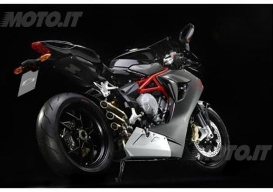 MV Agusta F3 800 debutta a giugno