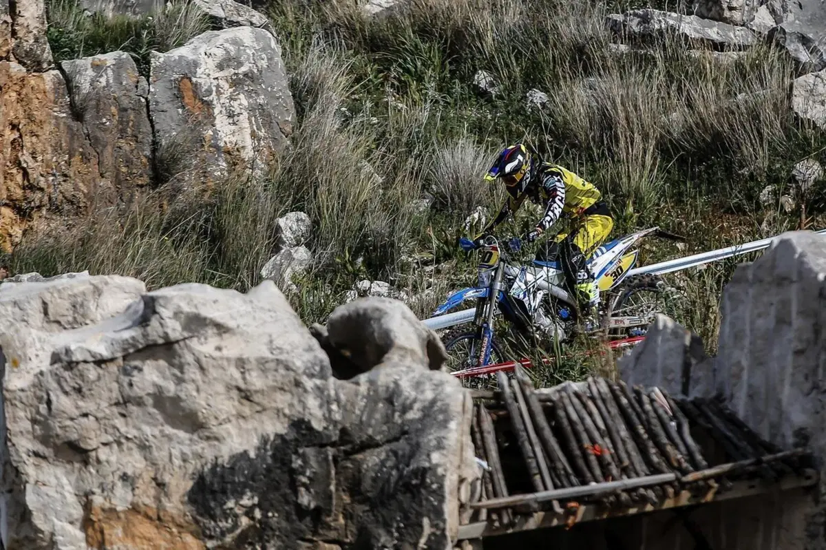 Enduro 2021. Assoluti 3. Custonaci D2. Tripletta TM, Ruprecht in fuga (10)