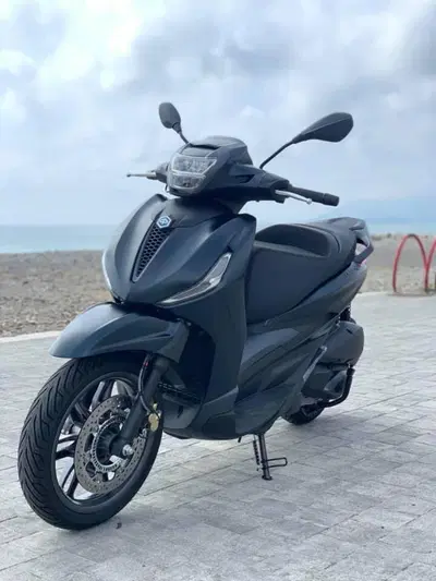 Piaggio Beverly 300 Hpe (2021) nuova