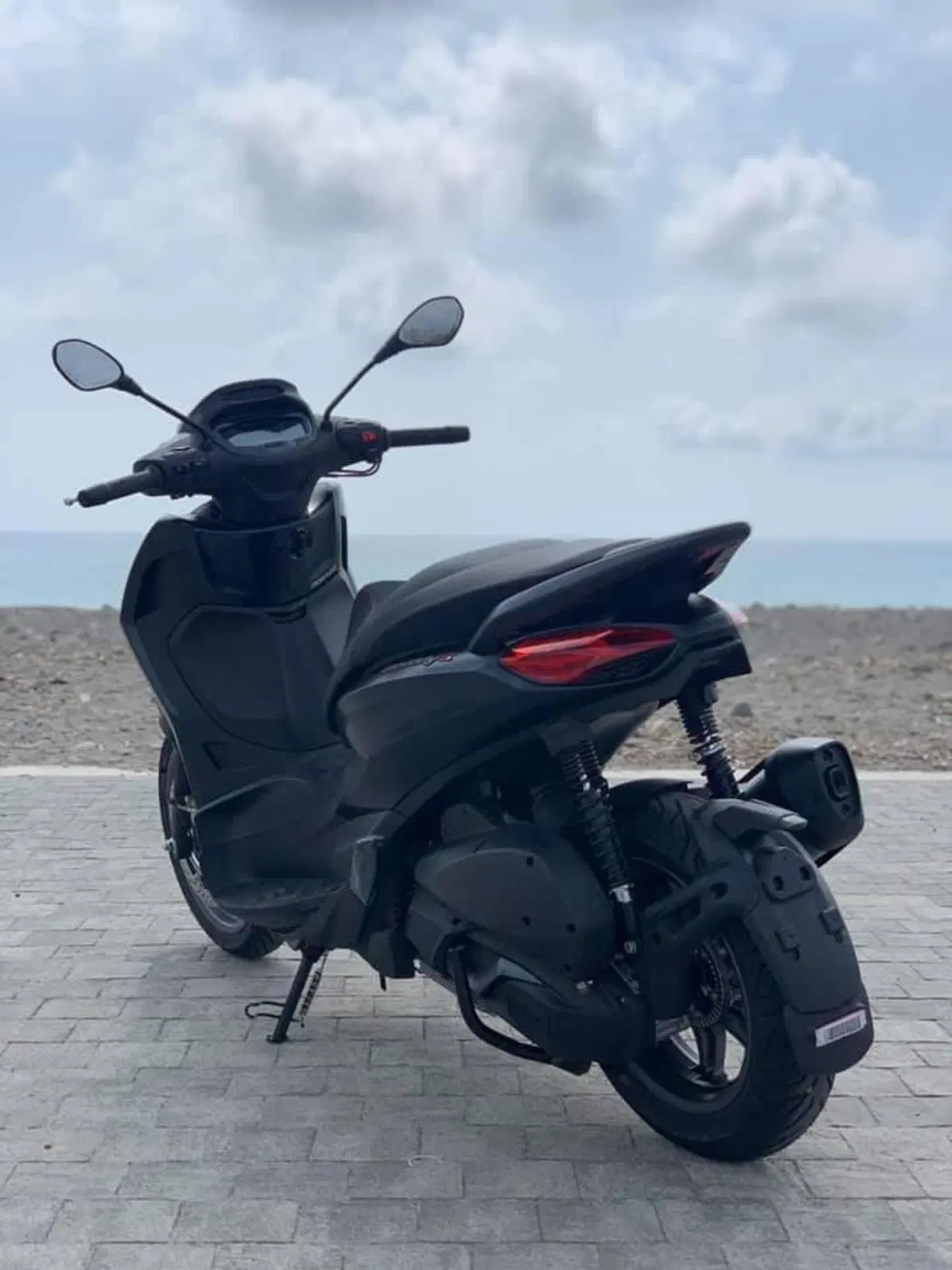 Piaggio Beverly 300 Hpe (2021) (2)