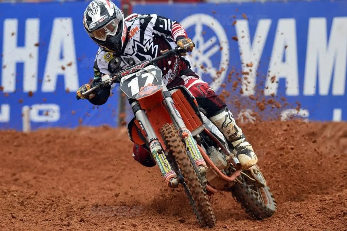 Motocross.  Cairoli e Herlings vincono il GP del Brasile