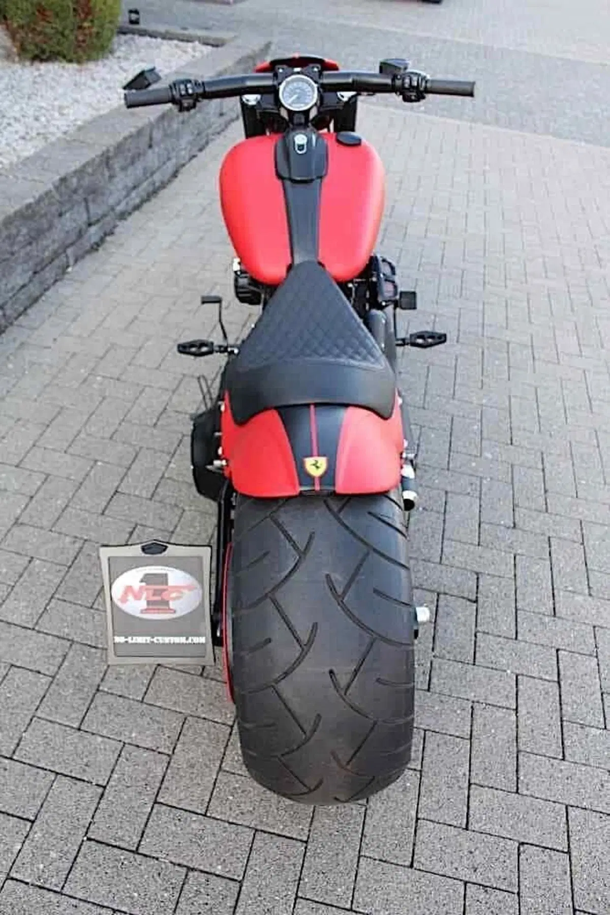 Harley-Davidson Enzo. La Ferrari Softail (15)